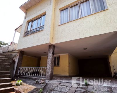 Casa a venda próxima ao centro histórico 