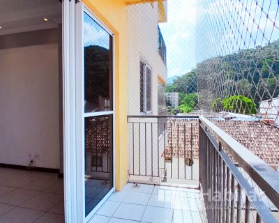 Apartamento em Corrêas 