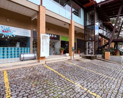 Loja comercial frente a União e Indústria 