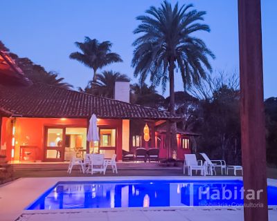 Casa de luxo com terreno privativo