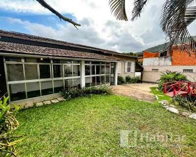 Casa comercial no coração de Itaipava 