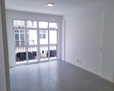 Apartamento condomínio em Corrêas 